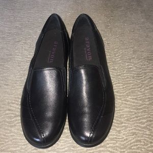 Aravon by New Balance Shoes